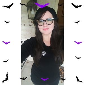 Meet your Posher, Nickie